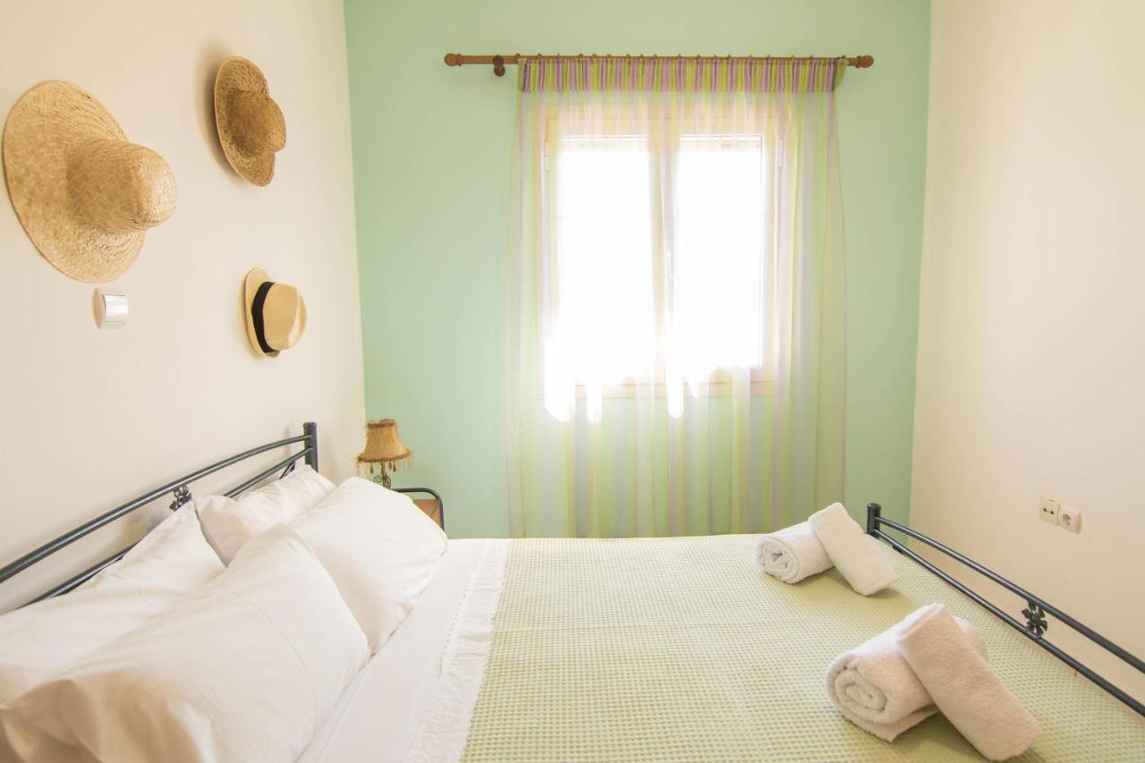 Fedra Apartments, View, Free Parking, 2Mins To Beach Палекастрон Екстериор снимка