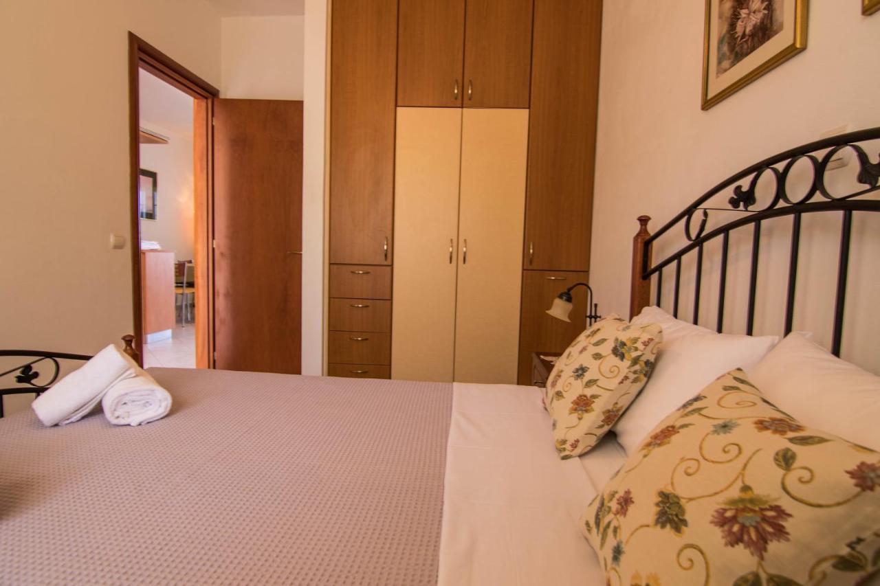 Fedra Apartments, View, Free Parking, 2Mins To Beach Палекастрон Екстериор снимка