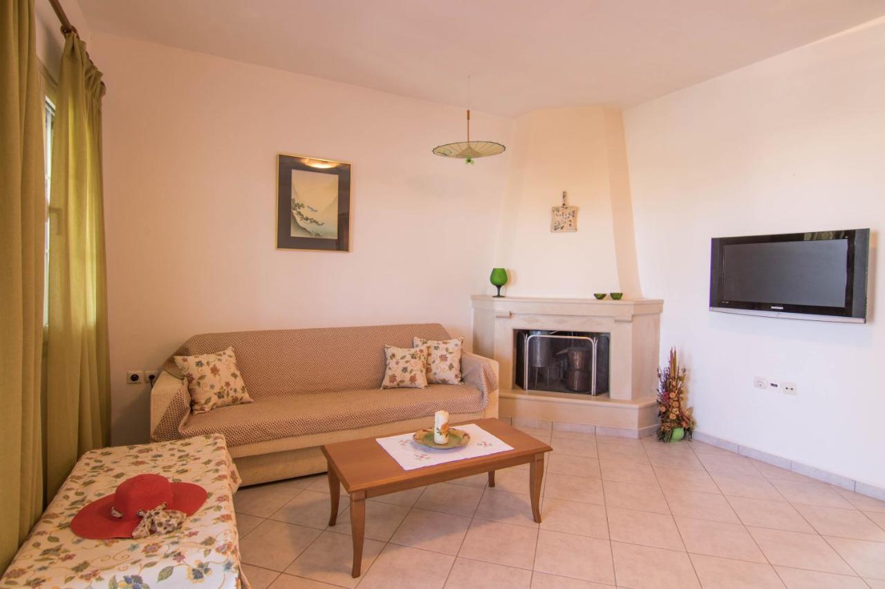 Fedra Apartments, View, Free Parking, 2Mins To Beach Палекастрон Екстериор снимка