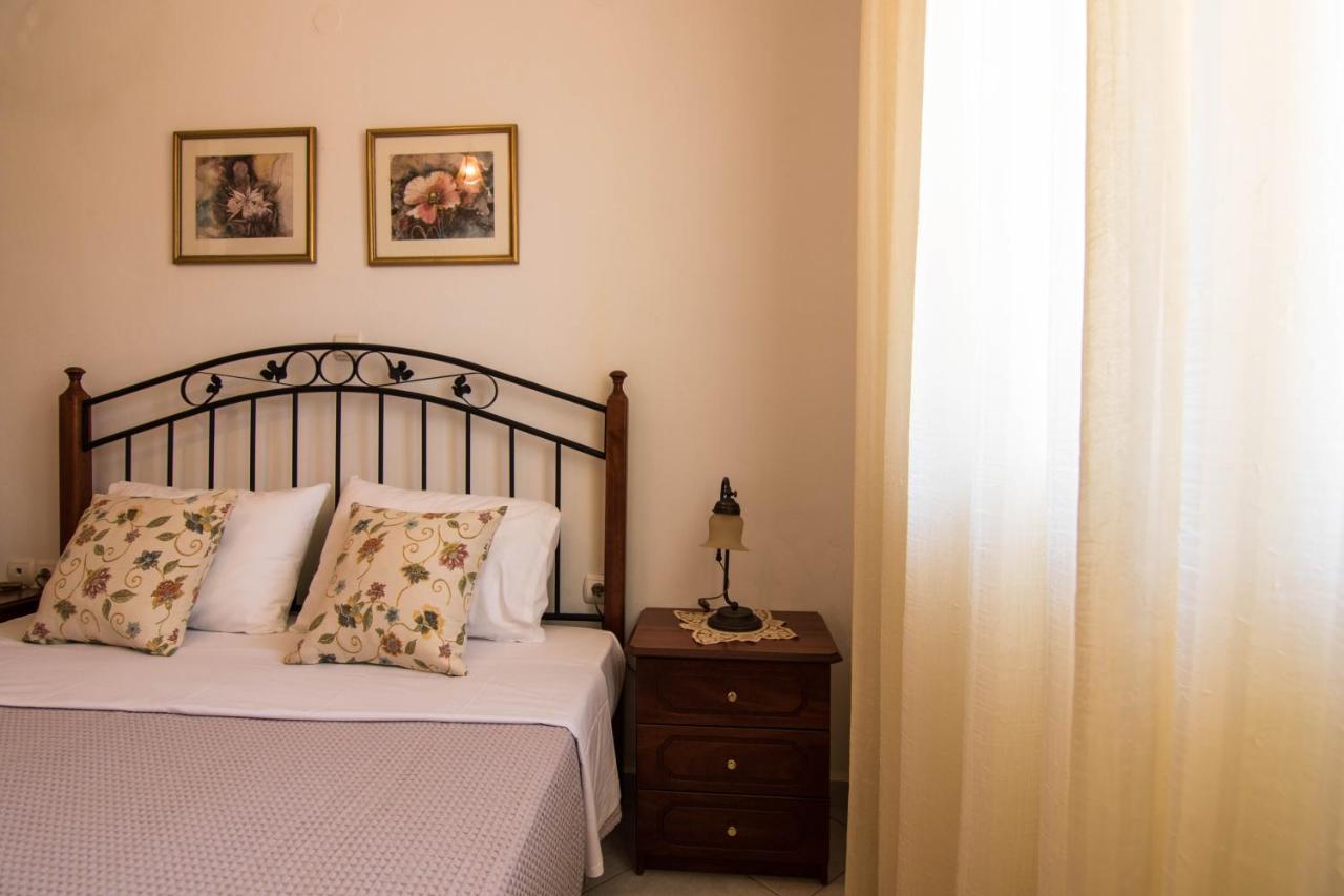 Fedra Apartments, View, Free Parking, 2Mins To Beach Палекастрон Екстериор снимка